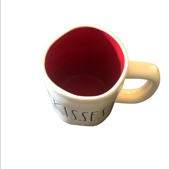 Magenta By Rae Dunn Artisan Collection KISSES Coffee Mug 20 OZ Valentines Hug - Picture 2 of 5